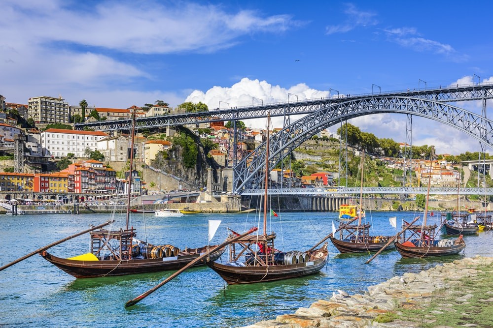 Первый шаг на пути в Португалию: как получить визу?