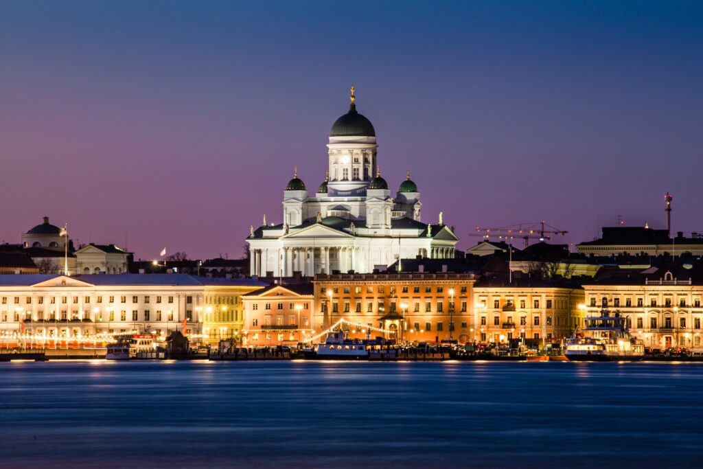 Финляндия смягчает требования для туристов